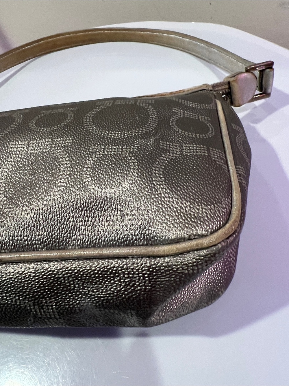 Salvatore Ferragamo Metallic Silver Gancini Shoulder Bag - Picture 16 of 16